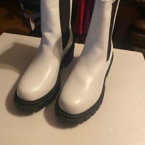 Women’s white boots